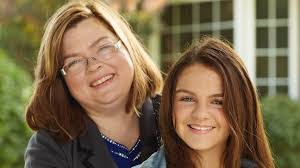 Esther Schreiber's Instagram, Twitter & Facebook