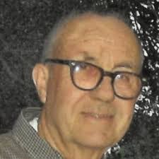 Edward Seay's Instagram, Twitter & Facebook