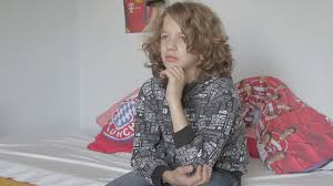 In der klinik lernt benjamin die patienten farid, steve und toussaint kennen. Dok Fest Munchen