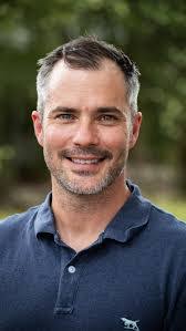 Lee Baumgartner's Instagram, Twitter & Facebook