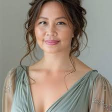 Binatikos nga mga netizen ang birthday celebration ni Pangulong Rodrigo  Duterte matpos makitaan na meron lechon sa kanyang handaan na hindi naman  ipinakita sa larawan na kuha ni Senador Christopher Lawrence "Bong"