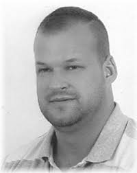 Oszust matrymonialny w akcji. Romantyczny i spontaniczny, rozkochuje i  rujnuje