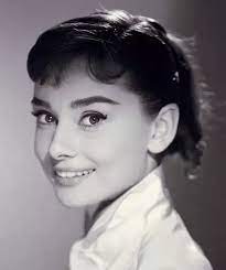 For centuries, long hair was the standard of beauty for women. Is Long Or Short Hair More Attractive On A Woman Quora