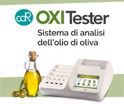Le olive in salamoia alla calabrese, prevedono l'aggiunta dell'aglio e del peperoncino fresco; L A Salamoia Perfetta Per Olive Fatte In Casa La Ricetta Della Tradizione Svelata Dai Professionisti Delle Olive Fresche Olive Olio Di Oliva Olio