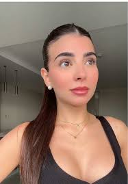 Enamorarse de un Chacal: Ronda de Chismes y Humor