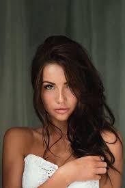 Love Her Look Brunette Green Eyes Tan Brown Blonde Hair Brown Hair Green Eyes Light Brown Hair