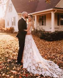 30 Reasons To Love An Outdoor Fall Wedding 00002 Nandahouse Com Outdoor Fall Wedding Fall Garden Wedding Wedding Arches Outdoors
