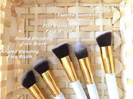Berus jenis ini kurang padat dan dapat mengumpul. 10 Fungsi Berus Makeup Cara Kegunaanya Yang Ramai Tidak Tahu Selamat Datang Ke Loradash Com