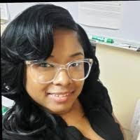 Edwina Thomas's Instagram, Twitter & Facebook