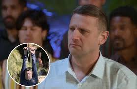 What do you think is waiting for Ronnie at home that's really bad? :  r/IThinkYouShouldLeave