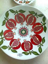 Karanfil By Turkan Gezek Narli Cini Tabak Tabak Seramik Sanati Desenler