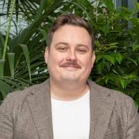 500+ perfiles de «Engesser»