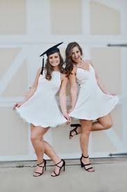 College Senior Pictures Twin Poses Twin Girls Photography Twins Posing Graduation Photography