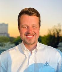 Nick Mann's Instagram, Twitter & Facebook