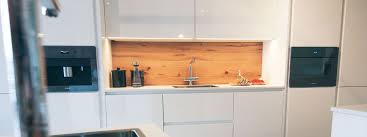 Großer vorteil ist, dass die kante nochmal geschützter ist und sich kein schmutz darin sammeln kann. Frontfarben Kuche Kaufen Kuchenstudio Gross Kuchen Selm