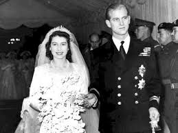 Filippo era il figlio del principe andrea di grecia e di alice di battenberg, era nato sul tavolo da cucina della villa di mon repos nell'isola di corfù il 10 il loro era un matrimonio come, purtroppo, non se ne vedono più. 4azyhfcqi6hpem
