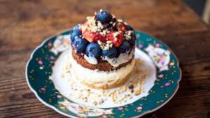 Diese vegane kulinarische tour durch berlin mitte, bietet im gegenteil zu den anderen touren etwas mehr leckerer veganer kuchen. 11 Restaurants Und Cafes In Denen Ihr Vegan Und Glutenfrei Schlemmen Konnt Mit Vergnugen Berlin