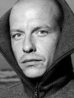 Uwielbiam filmy o tematyce wojennej ale ten mnie po prostu zanudził, scenariusz słaby.nie polecam chyba ze dla zabicia czasu. Letnie Przesilenie 2014 Filmweb