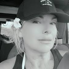 Does the nerve block for shoulder surgery hurt and is an ice machine  necessary?