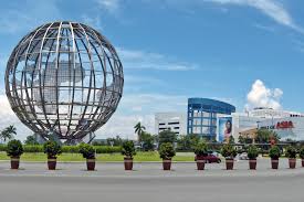 Exploreum, ana sm mall of asia alışveriş merkezi kompleksi içinde yer alan bir bilim ve teknoloji müzesiydi. Sm Mall Of Asia Manila Shopping Mall Go Guides