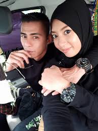 Badul atau nama sebenarnya armaya aman ramlie ketika dihubungi berkata, berita palsu mendakwa dia sudah menghembuskan nafas. Ar Badul Kecewa Menantu Tergamak Aibkan Anaknya Muflis Bukan Gilakan Harta Kisah Dunia