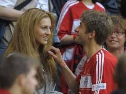 Thomas had at least 1 relationship in the past. Who Is Lisa Mueller Dating Lisa Mueller Boyfriend Husband