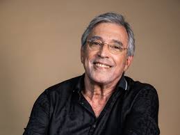 Ivan Lins lança álbum e critica baixa monetização na internet: ‘Acabou com  direito autoral’