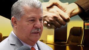 Fiscalía acusa a Rais de traspasar ilegalmente acciones de MIDES