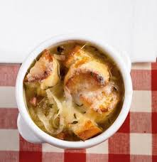 Uberbackene Zwiebelsuppe Rezept Zwiebelsuppe Zwiebelsuppe Rezept Suppen Und Eintopfe