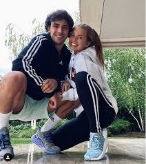 Margarida cordeiro was born in 1939 in mogadouro, portugal as margarida martins cordeiro. Namorada De Craque Portugues Se Desculpa Por Postar Foto De Partes Intimas De Homem Misterioso Monet Celebridades