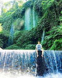 Untuk dapat mencapai lokasi air terjun benang kelambu ini, kamu harus menempuh perjalanan sekitar 30 menit. 5 Hal Ini Perlu Diperhatikan Saat Ke Air Terjun Benang Kelambu Stokel