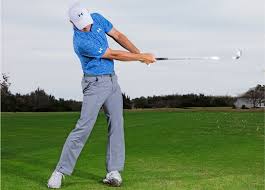 Cách Đánh Gậy Sắt Chuẩn Kỹ Thuật Golfer Không Nên Bỏ Qua