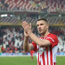 Sivasspor ile ilgili tüm spor ve transfer haberleri, fikstür, puan durumu, maç sonuçları, sezon kadrosu, foto ve video galerisi fanatik'te. Lukas Podolski Feiert Wichtigen Sieg Mit Antalyaspor Vs Sivasspor
