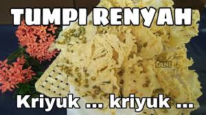 Rempeyek merupakan makanan khas indonesia yang sering dimakan sebagai teman nasi pengganti kerupuk. Resepi Rempeyek Kacang Hijau Tumpi