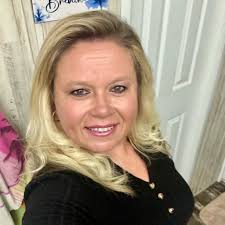 Is there any jobs hiring in wewah beside bk and DG