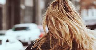 Handfuls of hair may come out when combing or washing your hair or even after gentle tugging. 8 Myths And Truths About Hair Loss Isdin S Blog