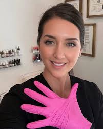 🎯 Calling all beauty pros: 💇‍♀️ Braiders 💆‍♀️ Massage Therapists 💉  Tattoo Artists 💅 Nail Techs 👁 Lash artist And many more We've got the  perfect space for YOU! ✨ Clean &