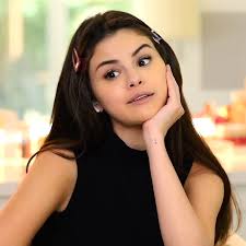 She was named after tejano singer selena, who died in 1995. Selena Gomez Doesn T Want A Boyfriend Every One Of My Exes Thinks I M Crazy Glamour