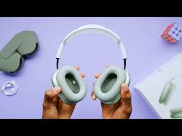 Mkbhd Takes A First Look At The Airpods Max How Do Apple S New Monster Headphones Feel En24 World
