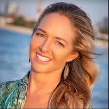 Lisa Boger's Instagram, Twitter & Facebook