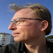 Det er sg flot💪 Stort tillykke fra en stolt far, der har fulgt arbejde,  studier, graviditet og fødsel af lille Gry de sidste år ❤️. Og et stort  tillykke til jeres familie🤩 |