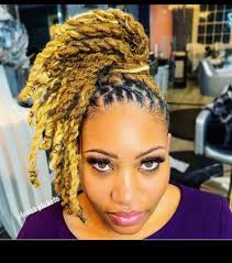 Is Noa Maya the gardener available in Rosarito, Mexico?