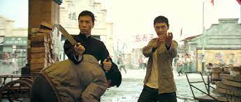 Después de derrotar a los mejores combatientes del ejército imperial japonés en shanghai ocupado, ip man y su familia se establecieron en la posguerra de hong kong. Ip Man 2 Gibt Es Ip Man 2 Auf Netflix Flixlist