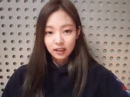 Jennie wink 🙆