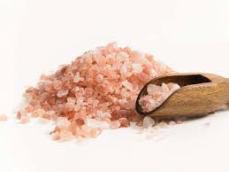 Pink Himalayan Salt Is Similar To Table Salt Containing Up To 98 Percent Sodium Chloride The Rest Is Made Up Himalayan Salt Himalayan Pink Salt Himalaya Salt