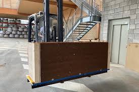 Photo Prs de Paris cette usine de briques en terre crue a t reprise par ...