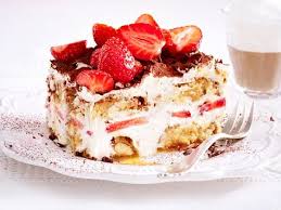 Erdbeer Tiramisu Das Einfache Grundrezept Lecker Erdbeer Tiramisu Rezept Erdbeer Dessert Erdbeer Tiramisu