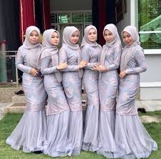 7 ide seragam bridesmaid yang bisa kamu contek mulai dari. 20 Inspirasi Baju Bridesmaid Muslimah Yang Modis Dan Elegan Updated 2021 Bukareview