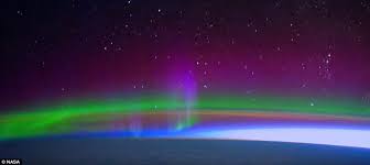 Stunning 4k Timelapse From Iss Shows Auroras Lighting Up Earth Earth Craft Earth Aurora