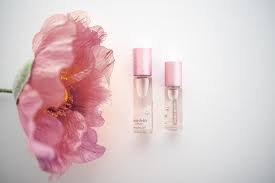 New Poppy Fields Roll On Oil Perfume All Natural Fragrance Etsy Essential Oil Fragrance Perfume Natural Fragrances